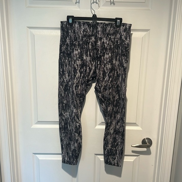 Lululemon InStill High-Rise Tight 25" - Picture 4 of 10